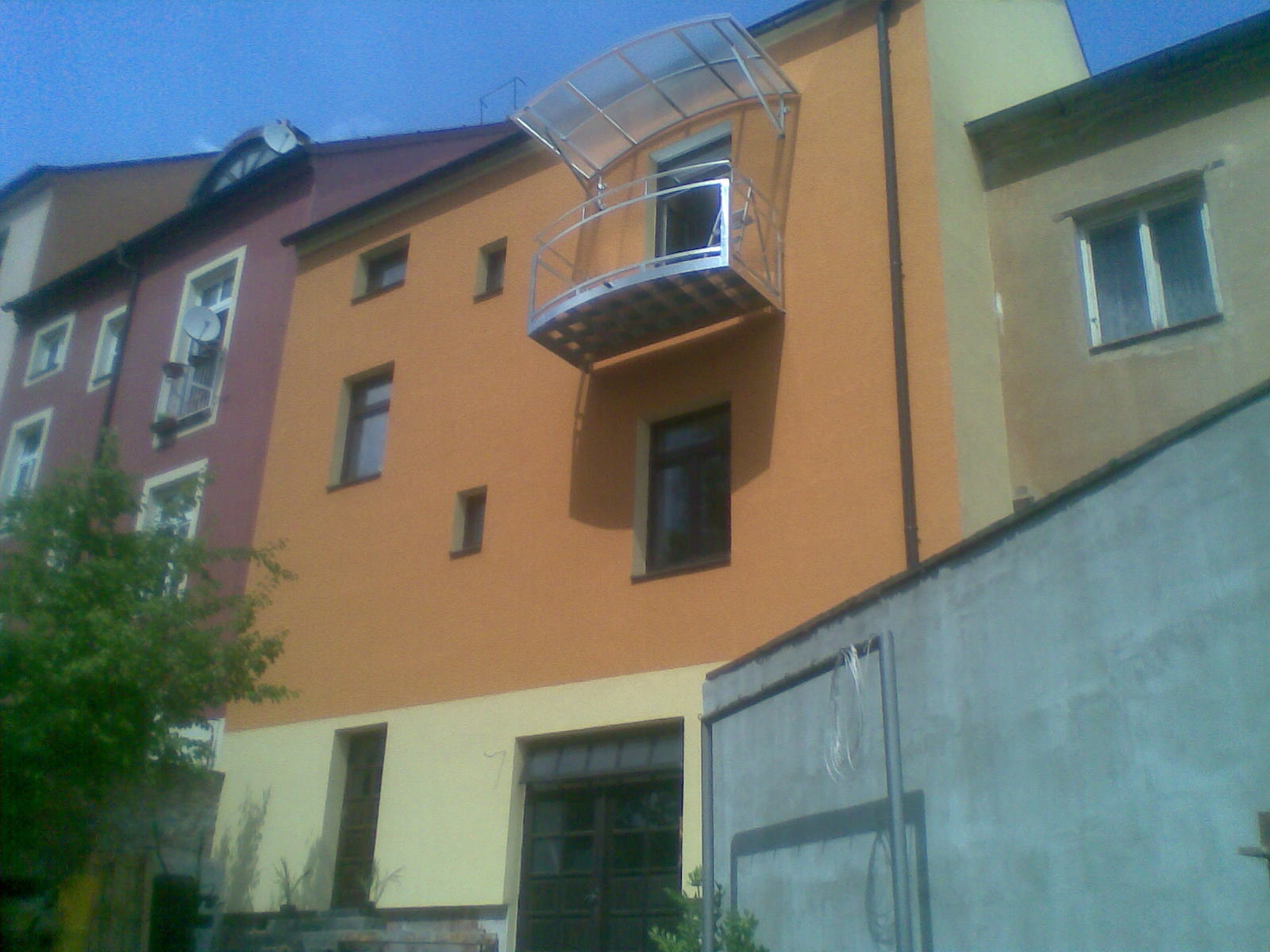 Závěsný balkon